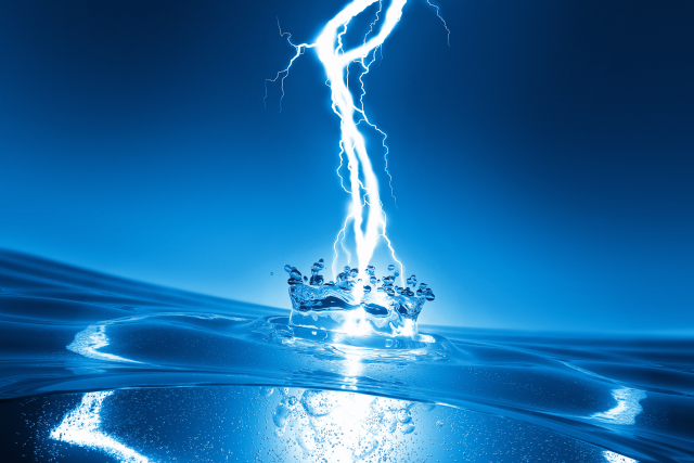 Crown floating water blue sky free wallpaper - medium preview image