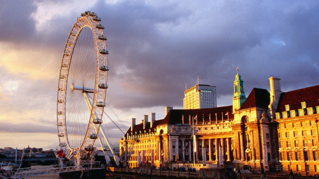 Ferris wheel building river boats free wallpaper - medium preview image