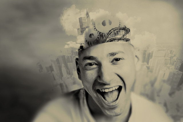 Man crown city clouds building free wallpaper - medium preview image