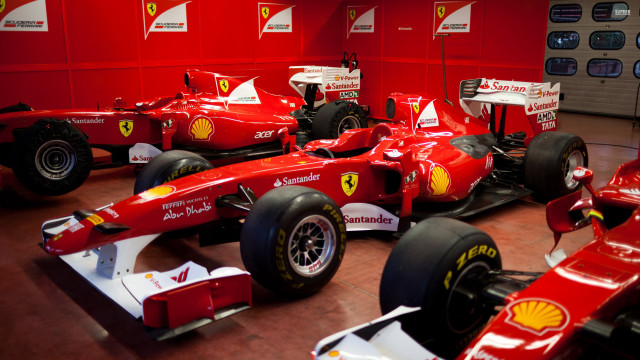Red ferrari car garage parked free wallpaper - medium preview image