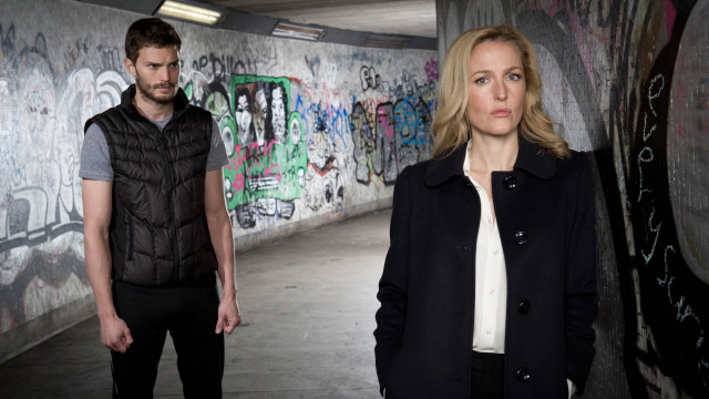 Man woman tunnel graffiti portrait free wallpaper - medium preview image