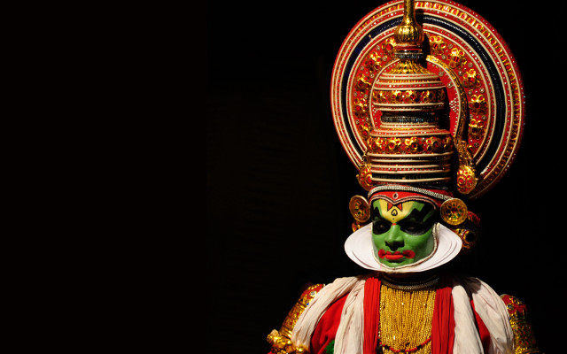 Man costume green face red free wallpaper - medium preview image