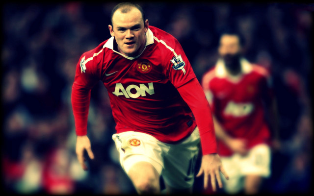 Man red shirt running soccer free wallpaper - medium preview image