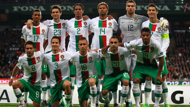 Soccer uniforms group photo field free wallpaper - medium preview image