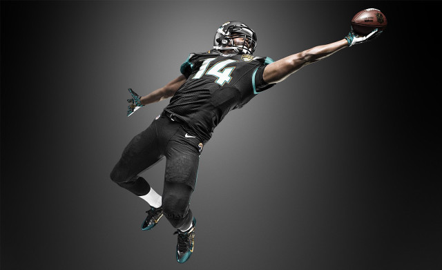 Football player air ball helmet #4 free wallpaper - medium preview image