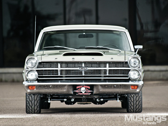 White truck parking lot building free wallpaper - medium preview image