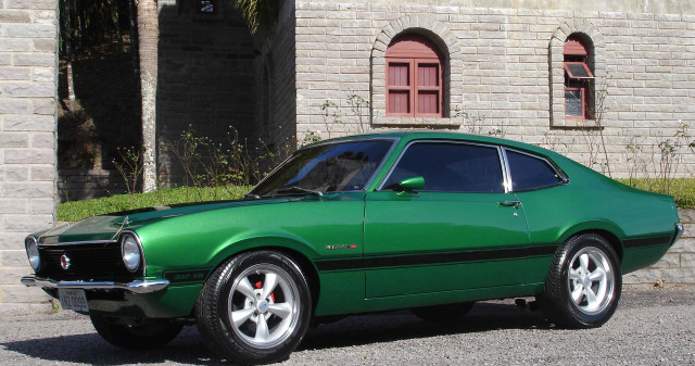 Green car brick building red #2 free wallpaper - medium preview image