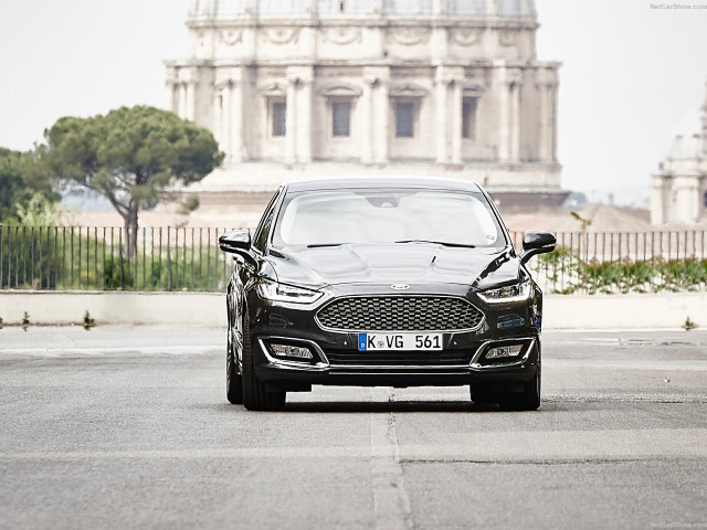 Black car dome building fence free wallpaper - medium preview image