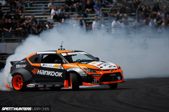 Car smoke track crowd stands free wallpaper - medium preview image