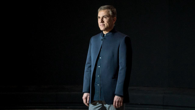 Man blue coat hologram old free wallpaper - medium preview image