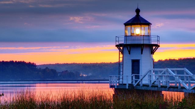 Lighthouse sunset water dock light free wallpaper - medium preview image