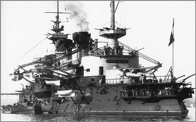 Large ship smoke stacks pipes free wallpaper - medium preview image