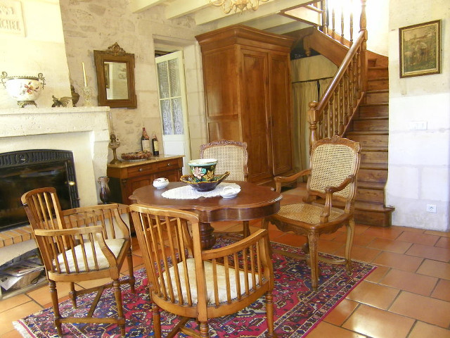 Dining room table chairs vase free wallpaper - medium preview image