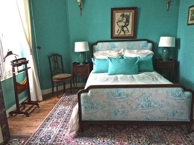 Bed blue cover pillows rug free wallpaper - medium preview image