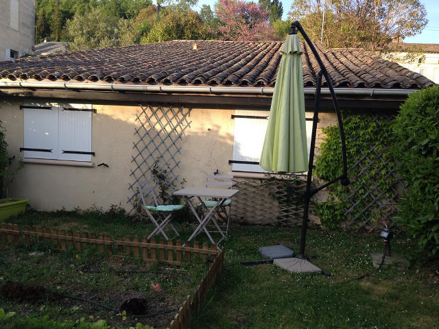 Patio table chairs umbrella backyard free wallpaper - medium preview image