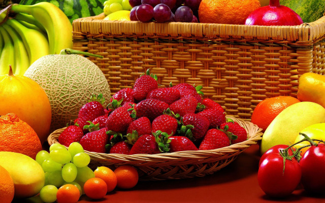 Basket fruit table banana strawberry free wallpaper - medium preview image