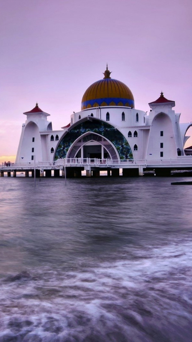 Large white building dome ocean free wallpaper - medium preview image