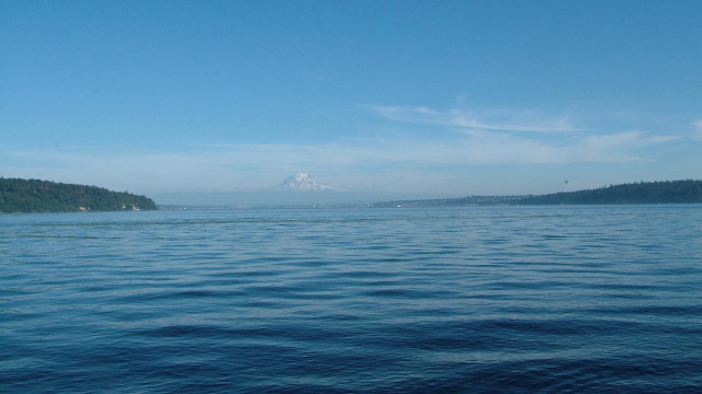 Water mountain blue sky clouds free wallpaper - medium preview image