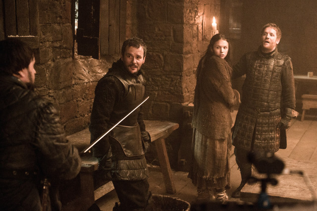 Man women room table sword free wallpaper - medium preview image