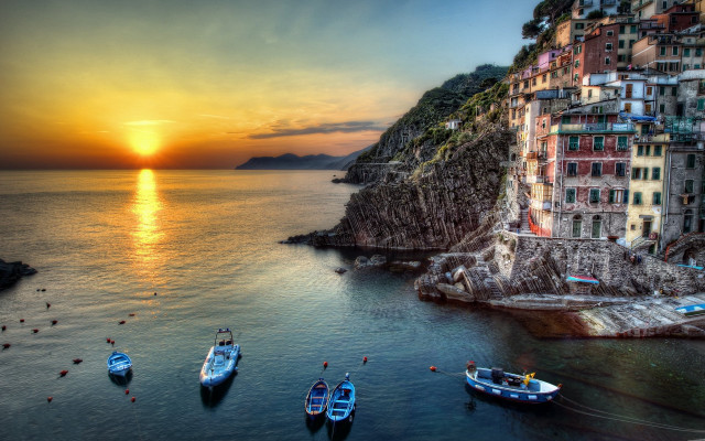 Boats water city sunset sun free wallpaper - medium preview image