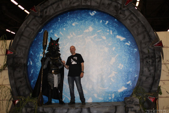 Man knight dog statue blue free wallpaper - medium preview image