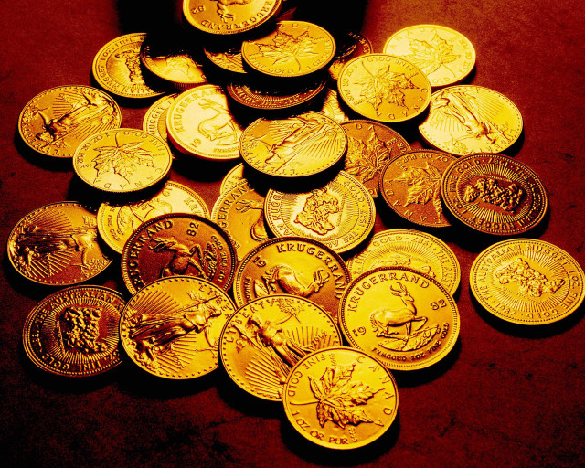 Gold coins beer table pile free wallpaper - medium preview image