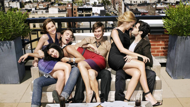 Group bench pizza drinks rooftop free wallpaper - medium preview image