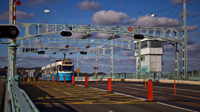 Train bridge street traffic lights free wallpaper - medium preview image
