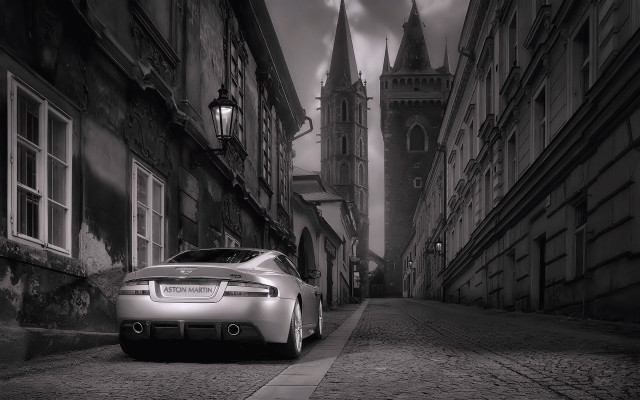 Car parked street building clock #4 free wallpaper - medium preview image