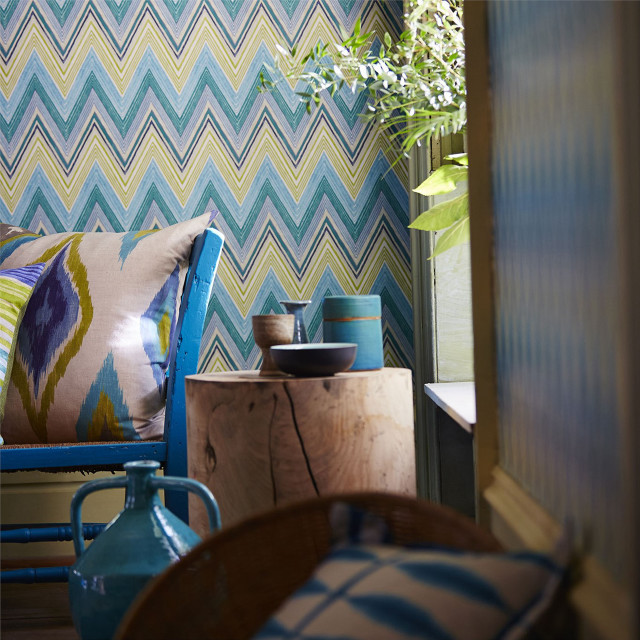 Chair table vase plant room free wallpaper - medium preview image