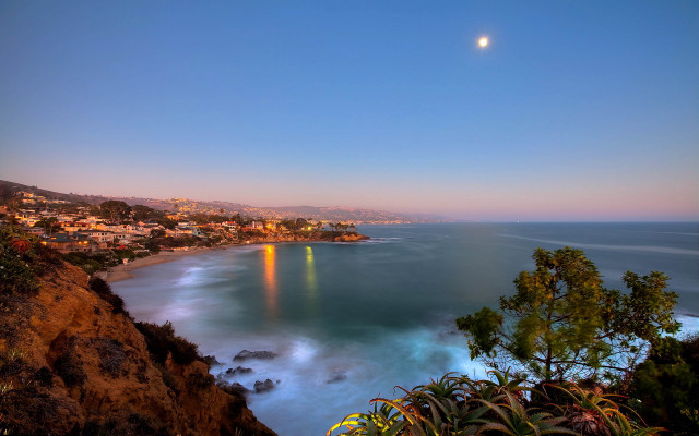 City ocean cliff full moon #2 free wallpaper - medium preview image