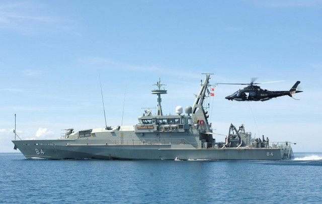Helicopter boat ocean flying water free wallpaper - medium preview image