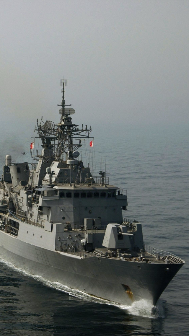 Large gray ship ocean flag #2 free wallpaper - medium preview image