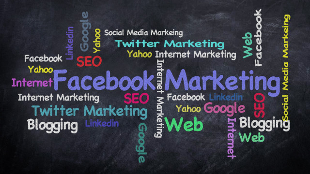 Socialmedia marketing wordcloud blackboard isometric free wallpaper - medium preview image