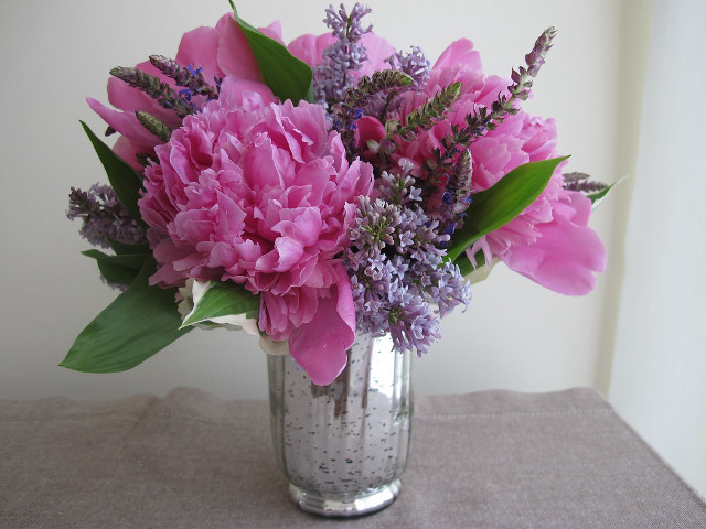 Vase pink flowers tablecloth white free wallpaper - medium preview image