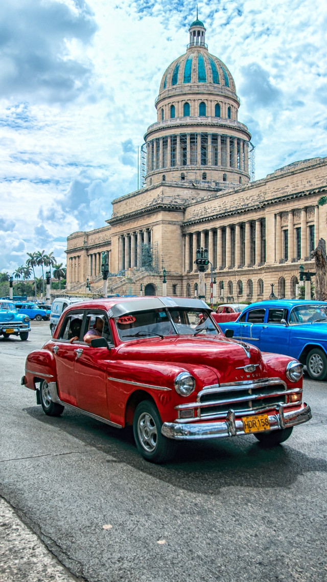 Red car dome building blue free wallpaper - medium preview image