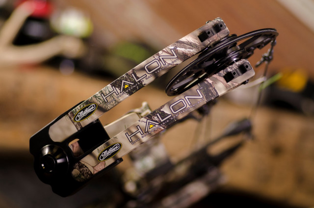 Skis iron wooden table pair free wallpaper - medium preview image