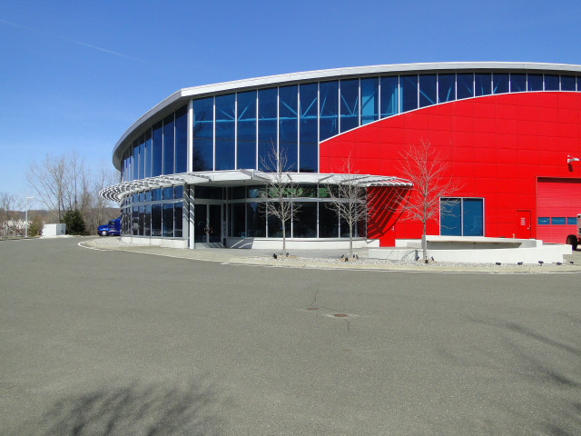 Red building circular entrance tree free wallpaper - medium preview image