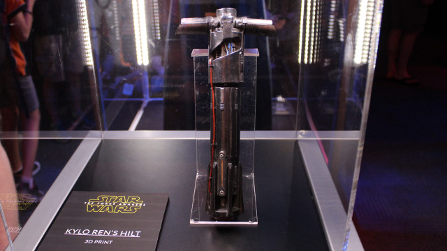 Star wars replica display glass free wallpaper - medium preview image