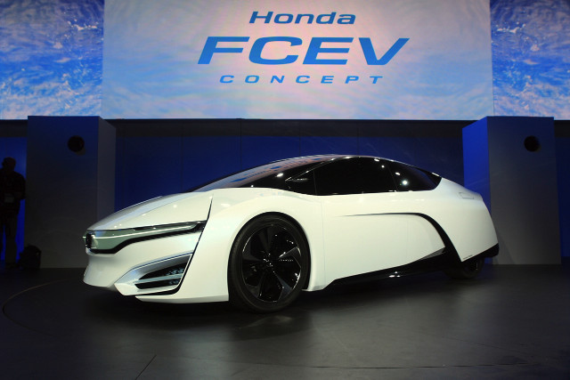 Futuristic car honda fcev concept free wallpaper - medium preview image