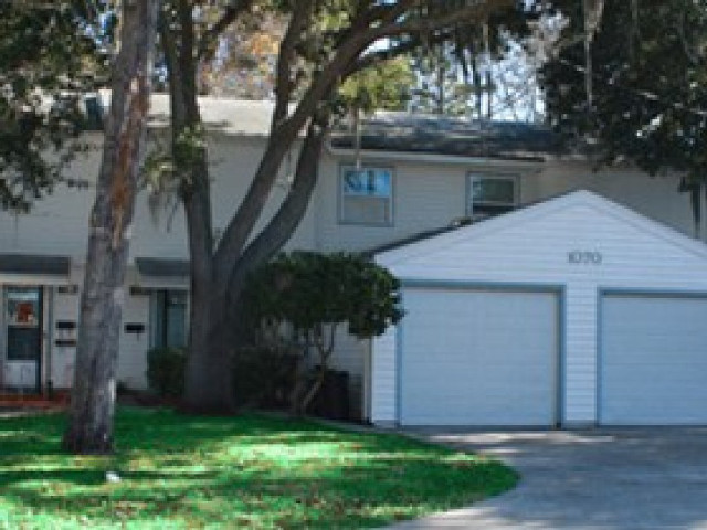 House garage tree driveway front free wallpaper - medium preview image