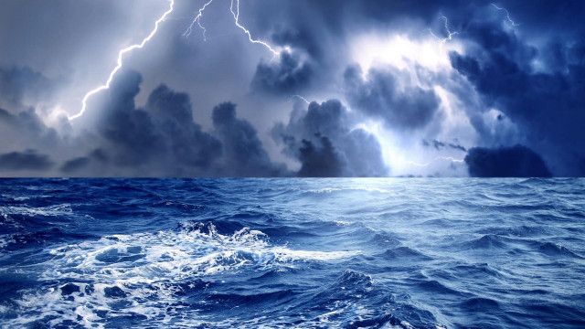 Storm ocean boat clouds lightning free wallpaper - medium preview image