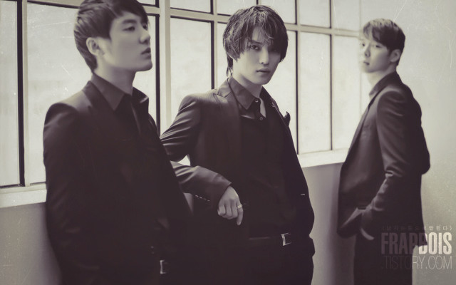 Young men group window wall free wallpaper - medium preview image
