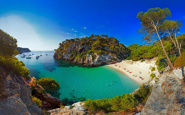 Beach crowd blue water summer free wallpaper - medium preview image