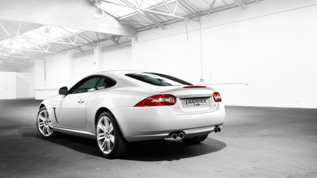 White car garage dahlov ipcar free wallpaper - medium preview image