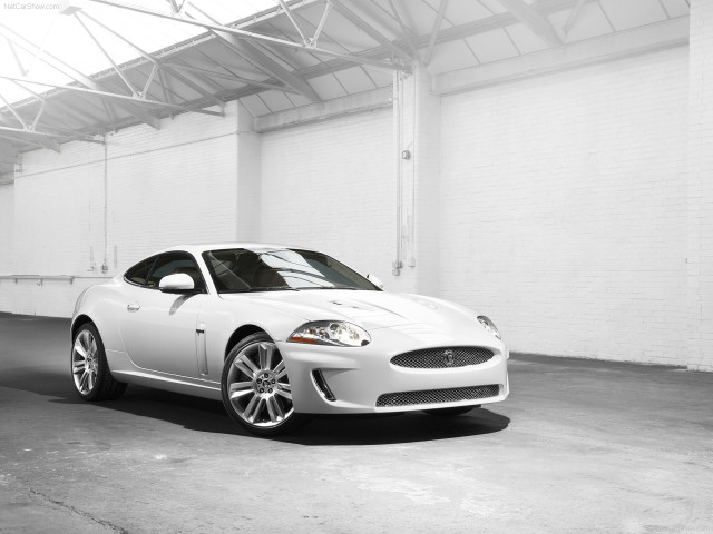 White car garage white wall free wallpaper - medium preview image
