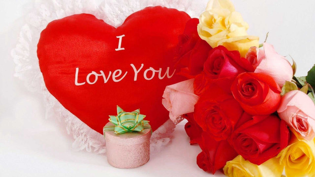 Red heart flower pot bouquet free wallpaper - medium preview image