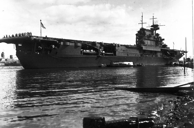 Large ship docked water people free wallpaper - medium preview image