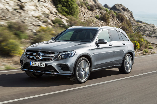 Silver mercedes benz digital rendering free wallpaper - medium preview image