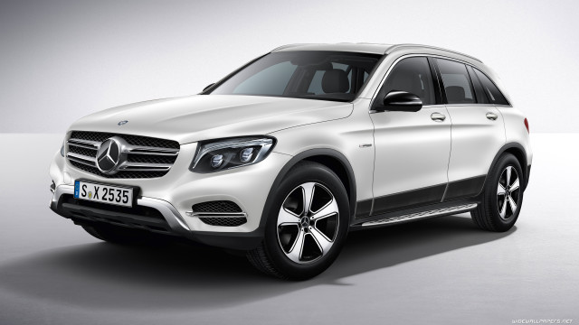 White mercedes benz hyperrealism digital #2 free wallpaper - medium preview image